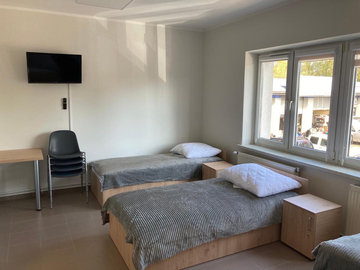 Hostel Przy Stadionie ヤヴォジュノ エクステリア 写真