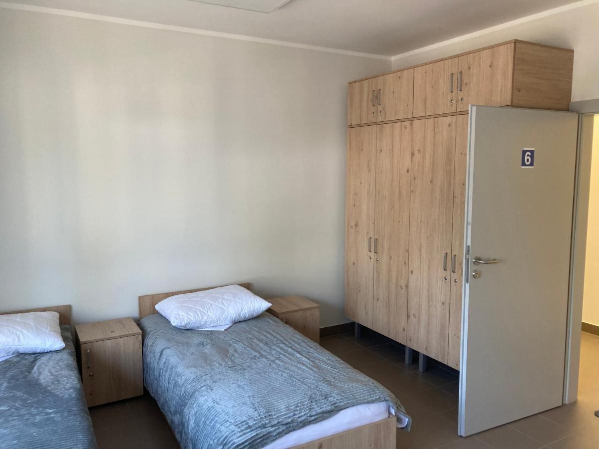 Hostel Przy Stadionie ヤヴォジュノ エクステリア 写真