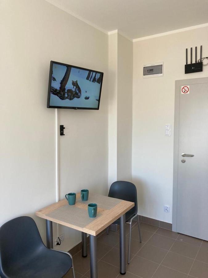 Hostel Przy Stadionie ヤヴォジュノ エクステリア 写真