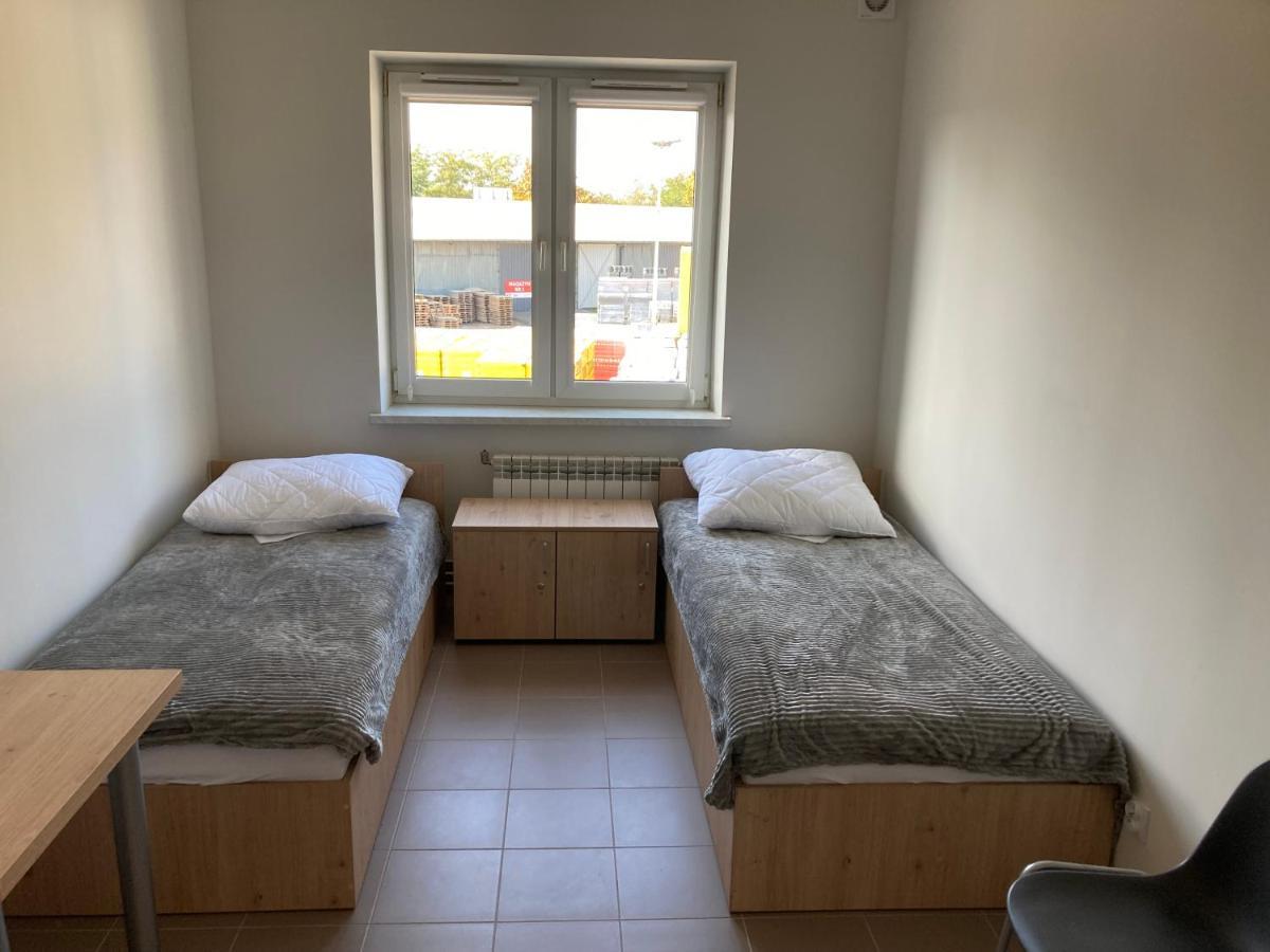 Hostel Przy Stadionie ヤヴォジュノ エクステリア 写真
