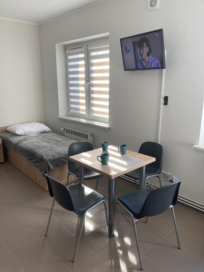 Hostel Przy Stadionie ヤヴォジュノ エクステリア 写真